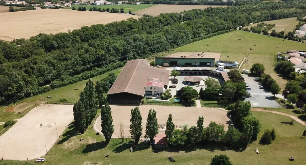 La Maison du Poney, situé à Dompierre sur Mer, obtient la labellisation EquuRES Bien-Etre au Travail au niveau engagement